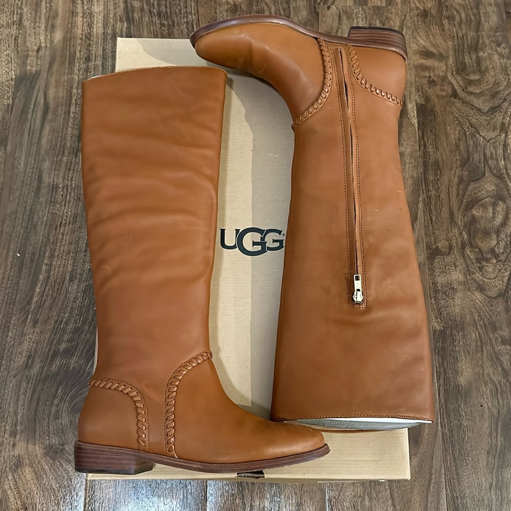 UGG leather W Gracen Whipstitch boots size 8. New. Worn 1 time.With box and bag.